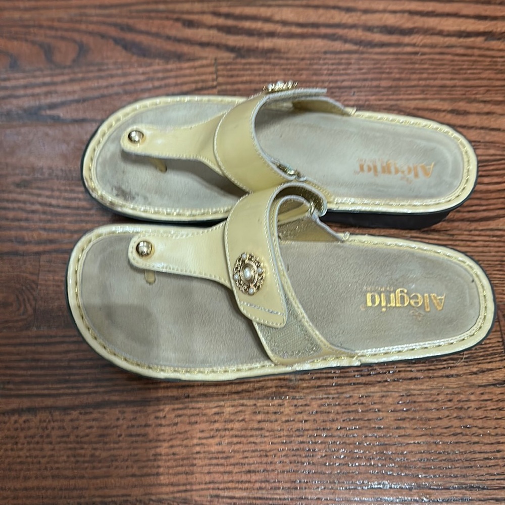 Algeria Sandals Size 40